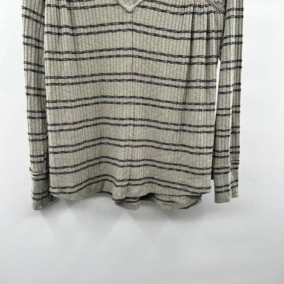 Eyeshadow Women's Striped V-Neck Sweater Lace Shoulder Size Small - Picture 5 of 9